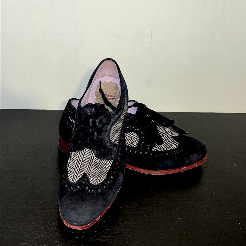 Black and White Women's Oxford Shoes